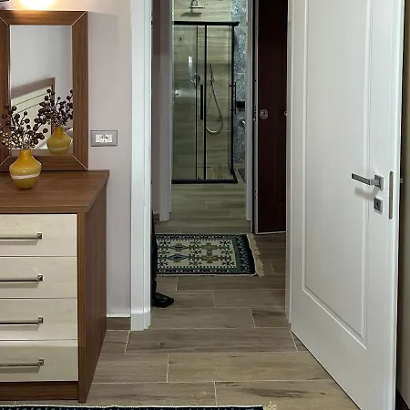 Lovely One Bedroom Flat In 2 דירה *