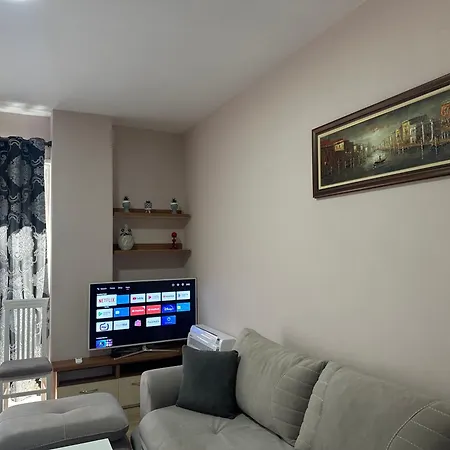 Lovely One Bedroom Flat In 2 דורס